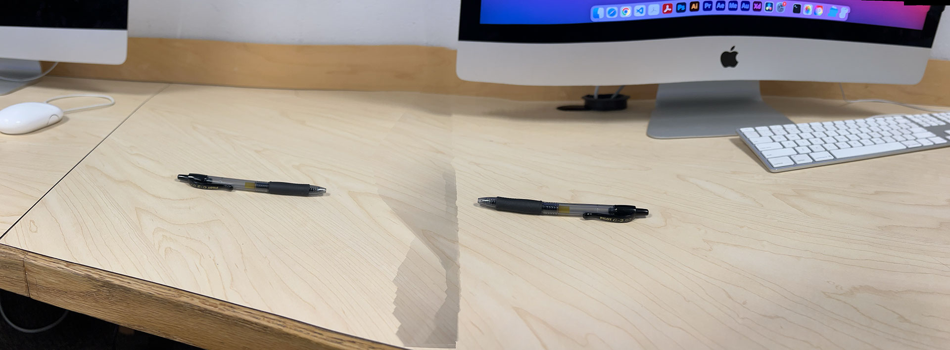 Panorama attempt of a pen on a desk